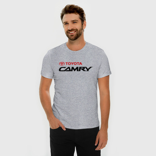 Мужская футболка хлопок Slim с принтом Toyota Camry, фото на моделе #1