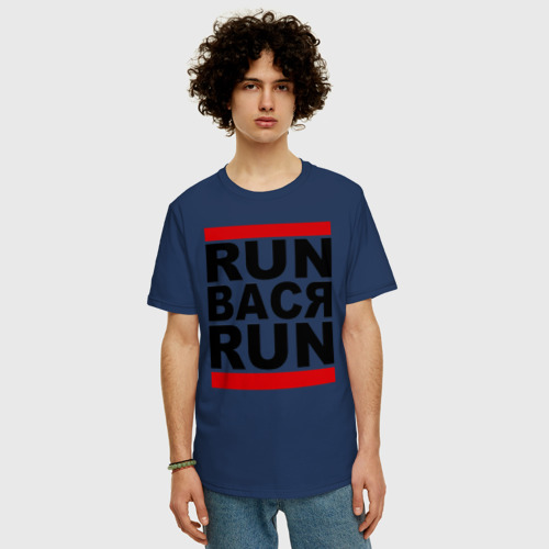 Мужская футболка хлопок Oversize с принтом Run Вася Run, фото на моделе #1