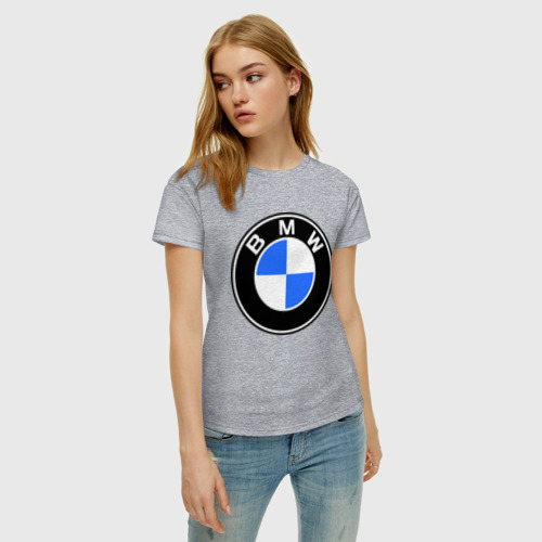 Женская футболка хлопок с принтом Logo BMW, фото на моделе #1