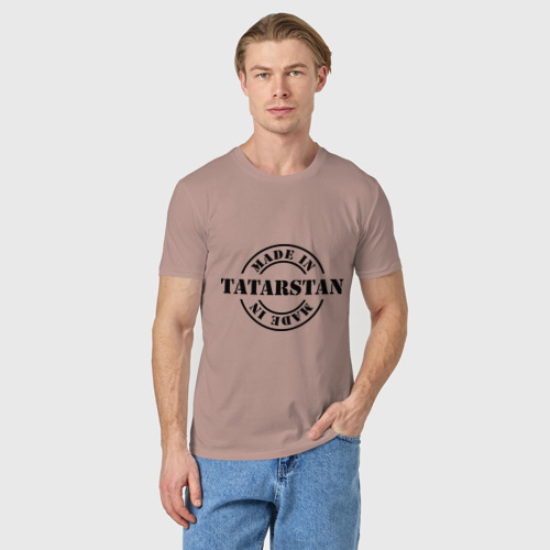 Мужская футболка хлопок с принтом Made in tatarstan, фото на моделе #1