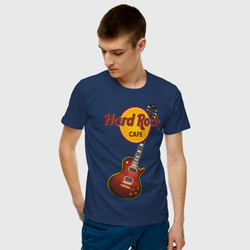 Мужская футболка с принтом Hard Rock cafe, фото на моделе #1