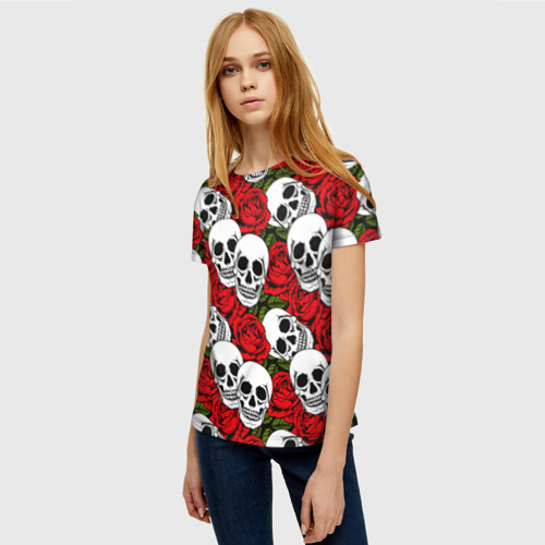 Женская футболка 3D с принтом Черепа в розах, фото на моделе #1