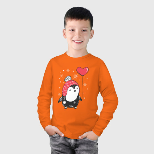 Детский лонгслив хлопок с принтом Пингвин с шариком, фото на моделе #1