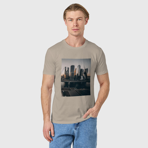 Мужская футболка хлопок с принтом Москва Сити, фото на моделе #1