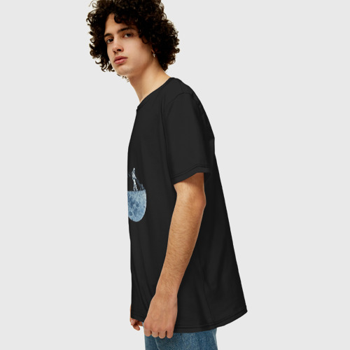 Мужская футболка хлопок Oversize с принтом Стрижет луну, вид сбоку #3