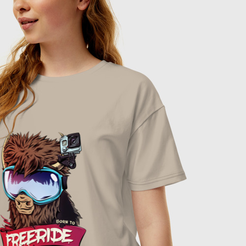 Женская футболка хлопок Oversize с принтом Born to freeride, фото на моделе #1