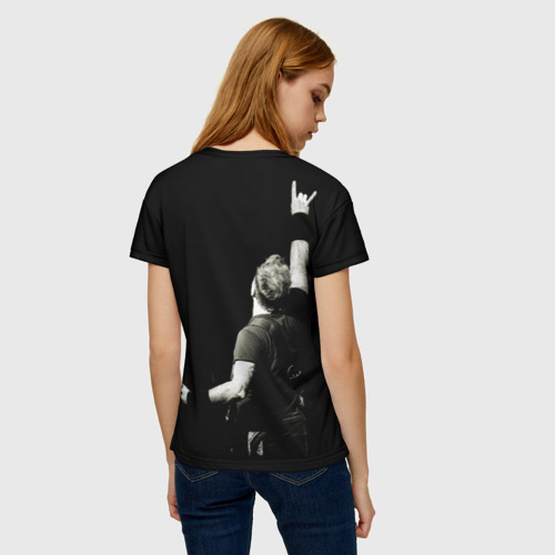 Женская 3D футболка с принтом Рокерская коза вверх, вид сзади #2