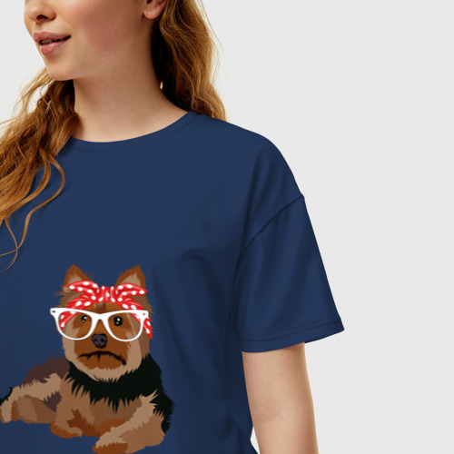 Женская футболка oversize с принтом Yorkshire terrier mom, фото на моделе #1