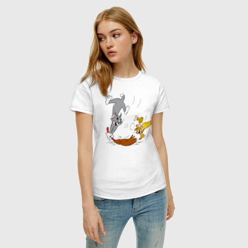 Женская футболка с принтом Tom&Jerry, фото на моделе #1