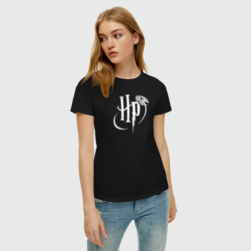 Женская футболка с принтом Harry Potter White Logo, фото на моделе #1
