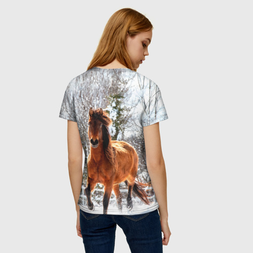 Женская футболка 3D с принтом Конь и снег, вид сзади #2