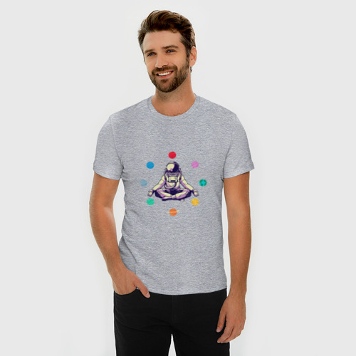 Мужская футболка хлопок Slim с принтом Космонавт с планетами, фото на моделе #1