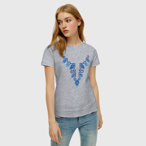 Женская футболка хлопок с принтом Славянский узор сине-голубой, фото на моделе #1