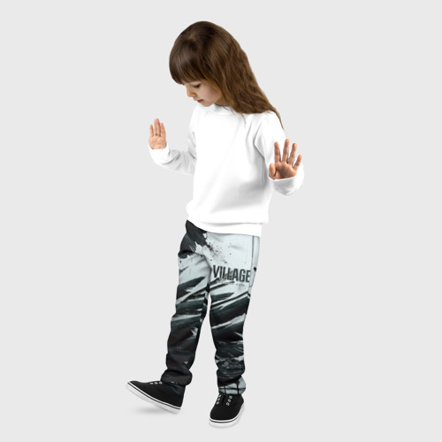Детские брюки 3D с принтом Resident Evil Village крылья, фото на моделе #1
