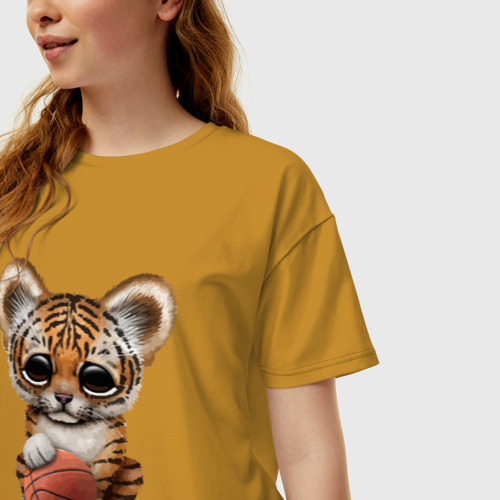Женская футболка хлопок Oversize с принтом Тигр - Баскетбол, фото на моделе #1