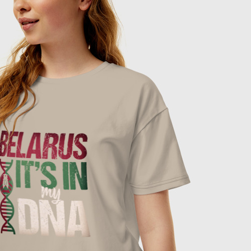 Женская футболка хлопок Oversize с принтом ДНК - Беларусь, фото на моделе #1