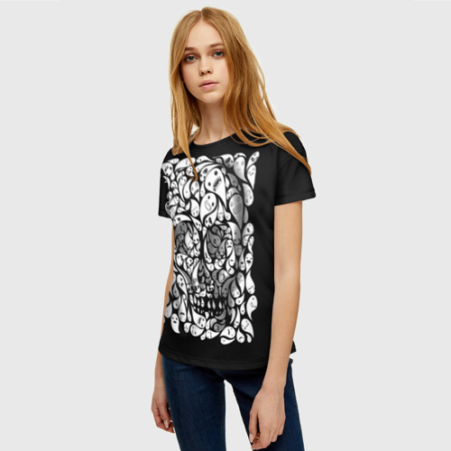 Женская футболка 3D с принтом Череп абстракция на черном, фото на моделе #1