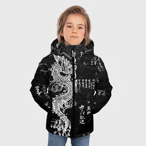 Зимняя куртка для мальчиков 3D с принтом Японский дракон и иероглифы, фото на моделе #1