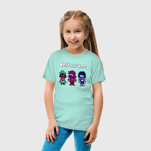 Детская футболка с принтом Deltarune лого персонажи, вид сбоку #3