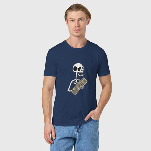 Мужская футболка хлопок с принтом Вечный программист, фото на моделе #1