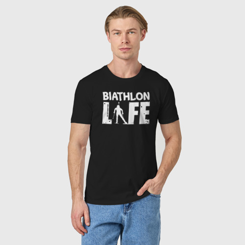Мужская футболка хлопок с принтом Биатлон жизнь, фото на моделе #1