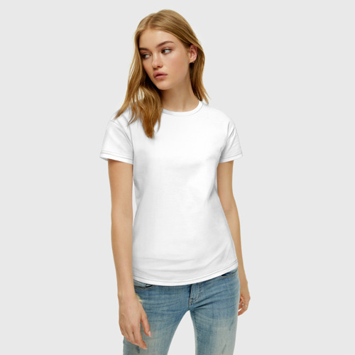 Женская футболка с принтом Белая базовая, фото на моделе #1
