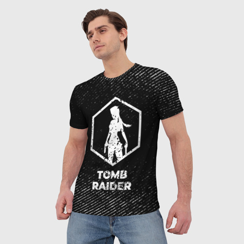 Мужская 3D футболка с принтом Tomb Raider с потертостями на темном фоне, фото на моделе #1