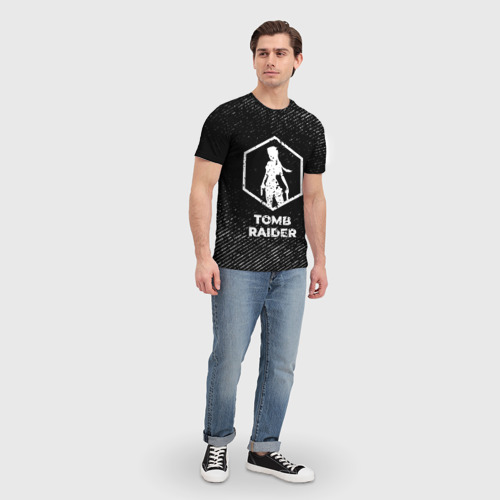 Мужская 3D футболка с принтом Tomb Raider с потертостями на темном фоне, вид сбоку #3