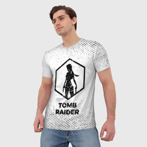 Мужская 3D футболка с принтом Tomb Raider с потертостями на светлом фоне, фото на моделе #1