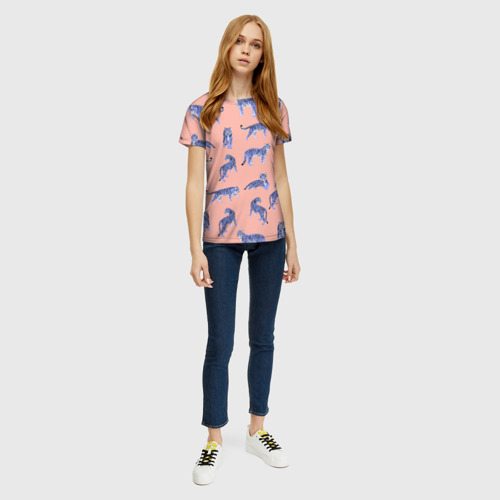 Женская футболка 3D с принтом Лавандовые тигры на розовом, вид сбоку #3
